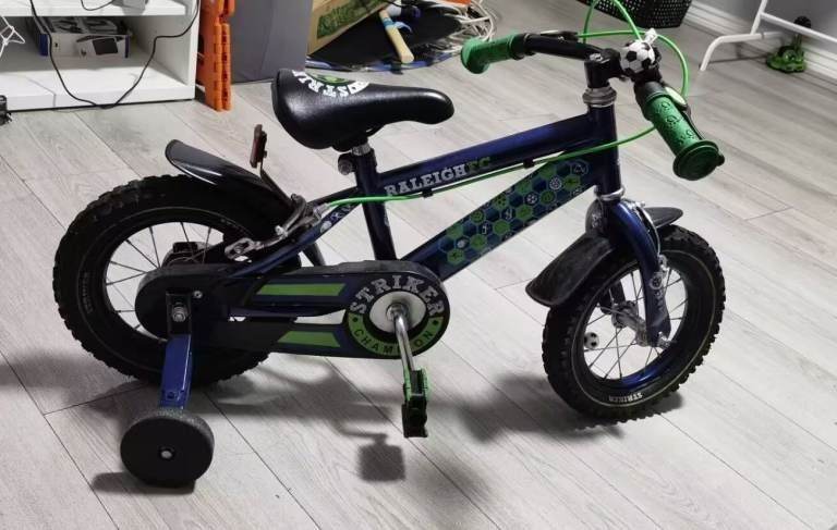 Kid raleigh fc football bike 12'' with stabilizer