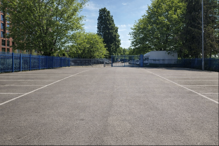 Car Parking / Storage Facility / Parking spaces / Gated Carpark / Vehicle storage / TO RENT