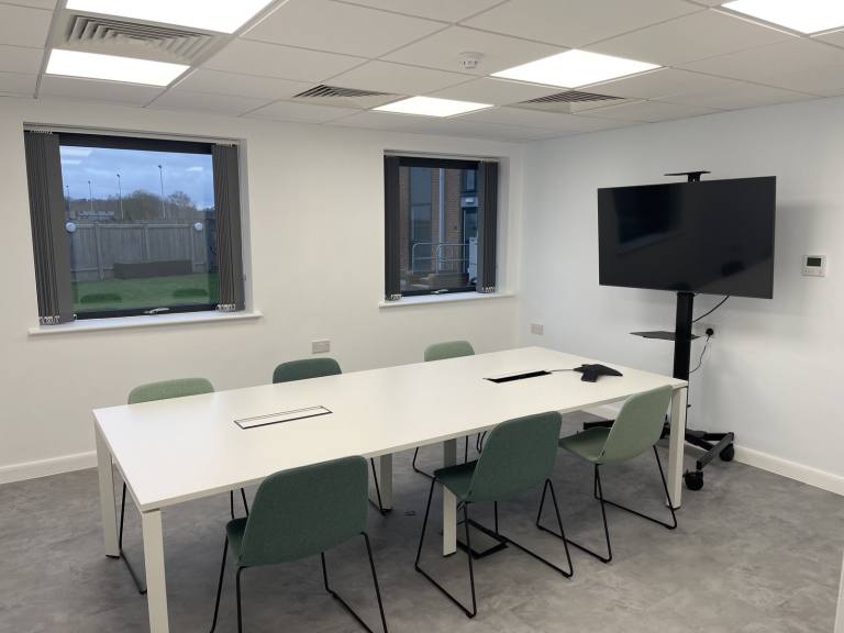 Kidderminster - DY11 7QE \ Customisable Office Space for Up to 10 Desks