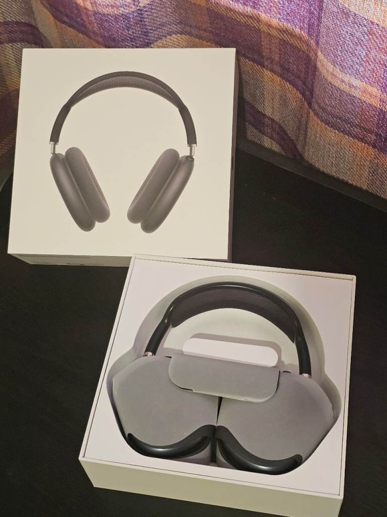 Apple Airpods Max Midnight Black USB C With Carrying Case 