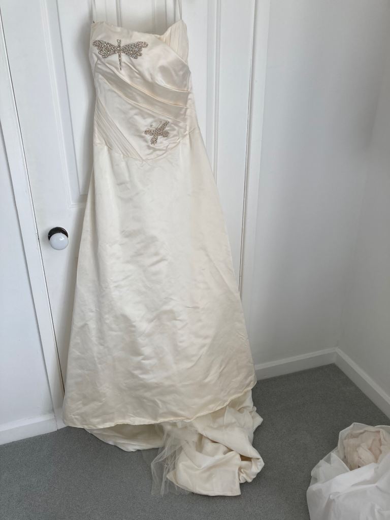 Alan Hannah vintage special couture wedding dress size 12 dragonfly and butterfly embellishment 