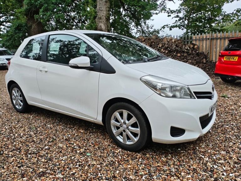 Toyota Yaris VVT-I TR ulez compliant not import UK stock car HPI all clear