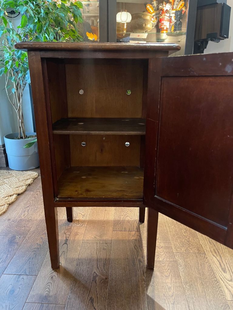 Edwardian Pair Of Mahogany Bedside Tables
