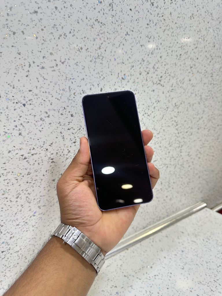 Samsung Galaxy S24 - Purple, As Good As New