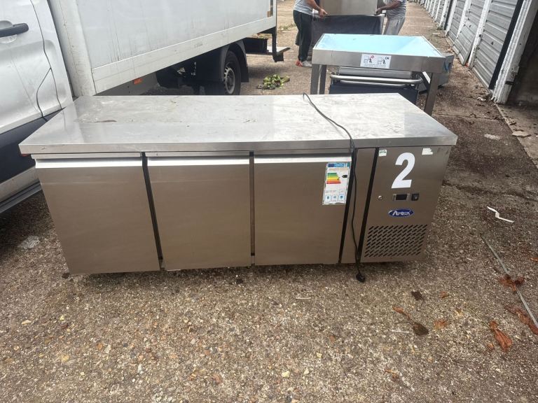 Commercial undercounter fridge fully serviced excellent condition cafe shop restaurant 