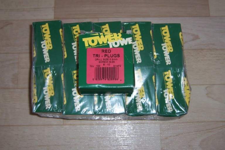 QUALITY TOWER RED RAW PLUGS SIZE 6 - 10 NEW, READ DESCRIPTION. £1 FOR 2 BOXES OF 100