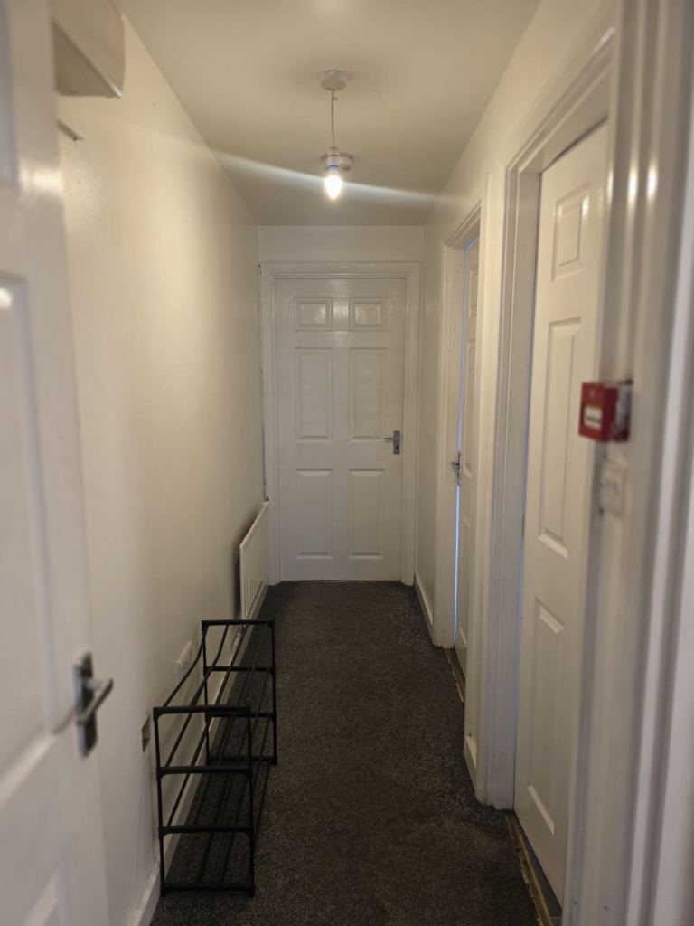 2 Bedroom Flat Town Centre 