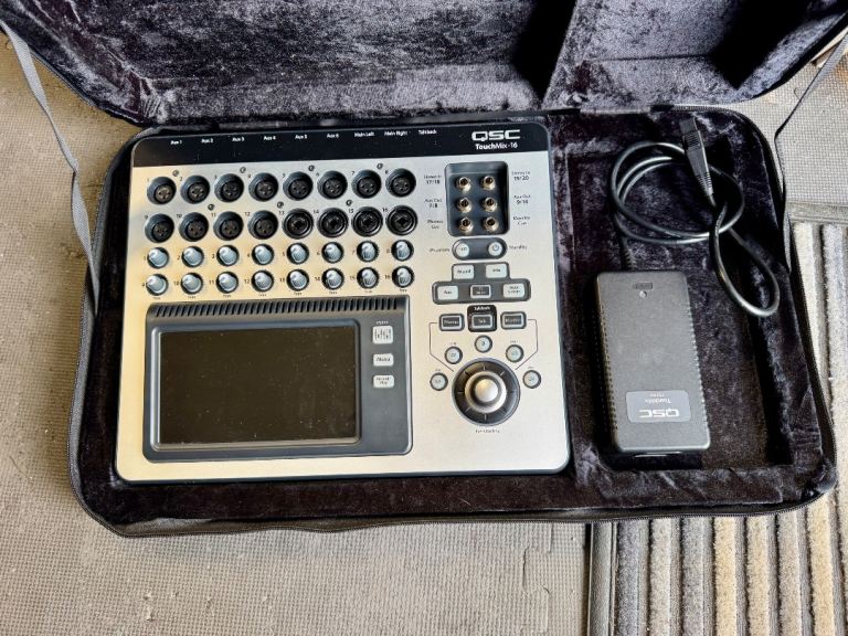 QSC TouchMix 16 digital mixer