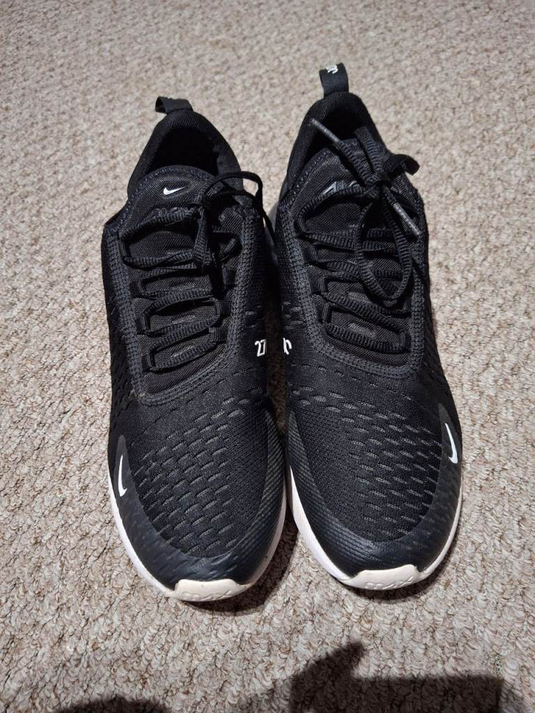 Size 8 mens nike air 270 trainers