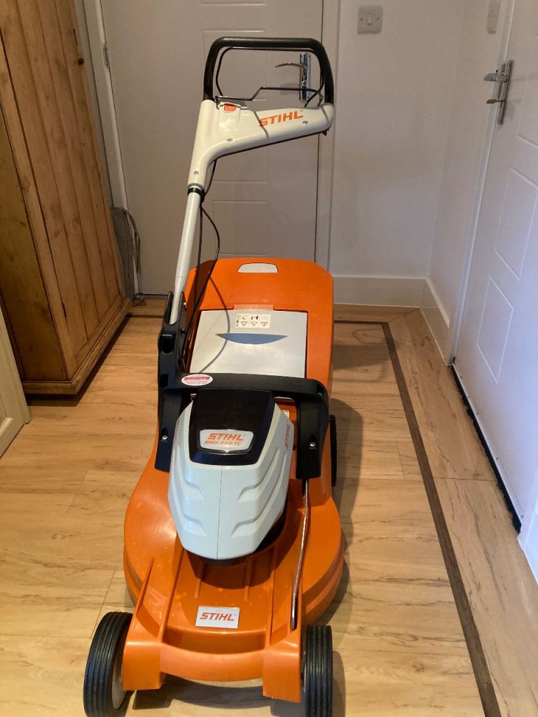 Lawnmower- Strimmer - Hedge Trimmer - STIHL