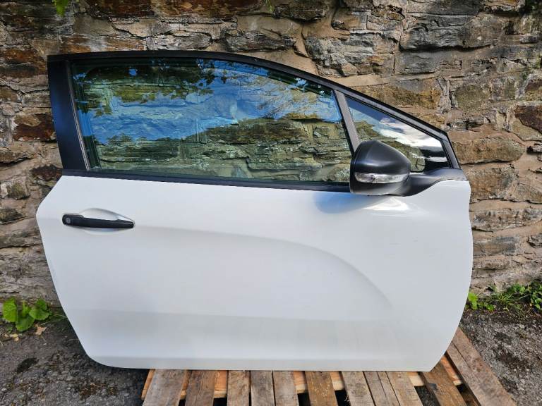 Peugeot 208 2013 3 Door Drivers Side Door