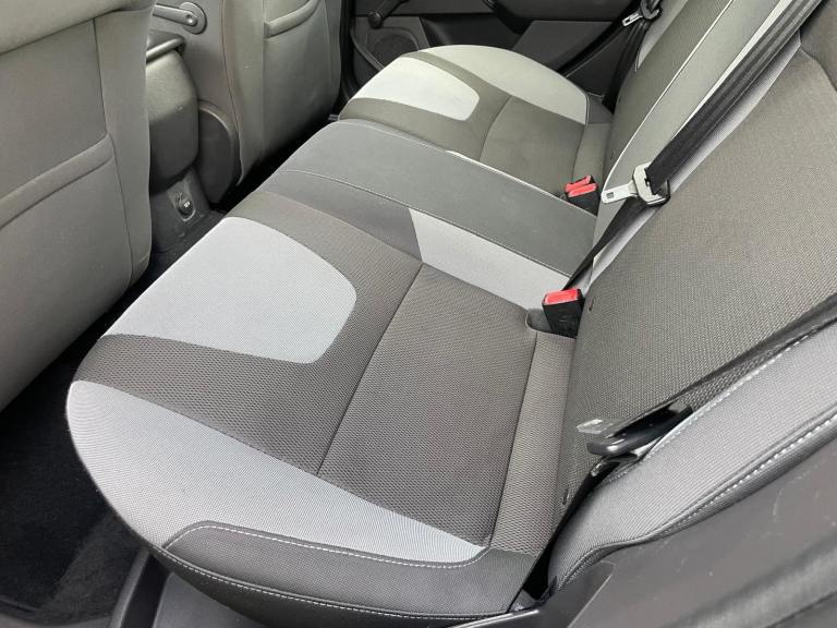 FORD FOCUS 1.6 ZETEC 11 REG BLACK 5 DOOR TIMING BELT REPLACED MOT JULY 2026 LOW INSURANCE 45+MPG