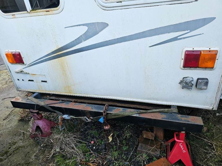 American 5th wheel camper