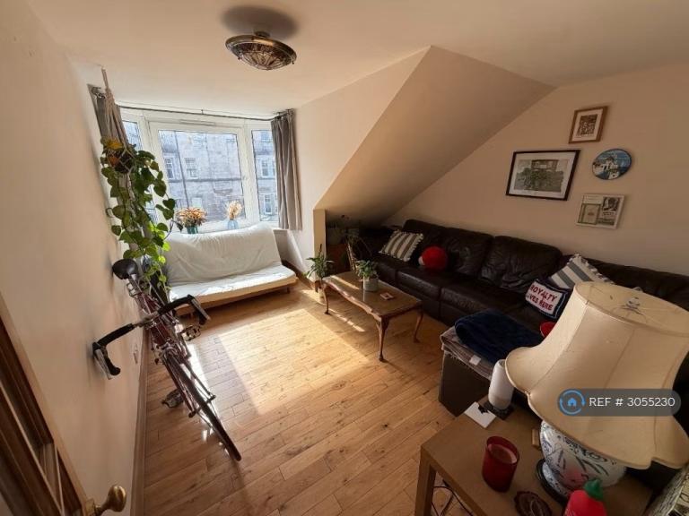 2 bedroom flat in Ferry Road, Edinburgh, EH6 (2 bed) (#3055230)