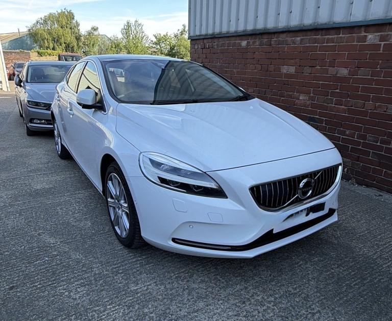 VOLVO V40 2.0 Inscription D3 2017