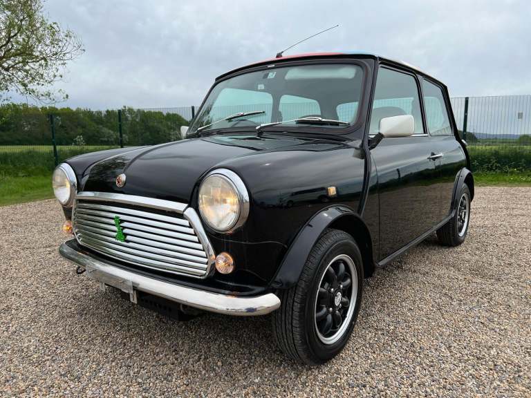 ROVER MINI PAUL SMITH RARE INVESTABLE CLASSIC MINI 1300 AUTOMATIC 1 OF 1800 MADE