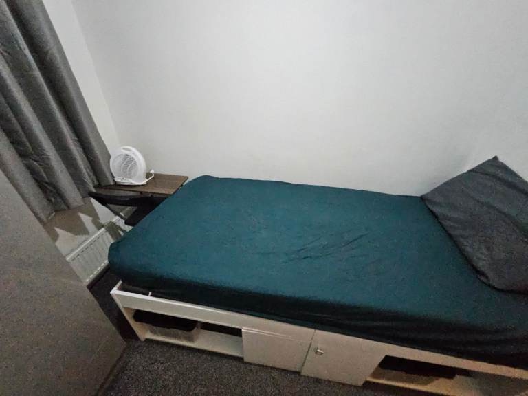 Single white bed frame with EMMA mattress