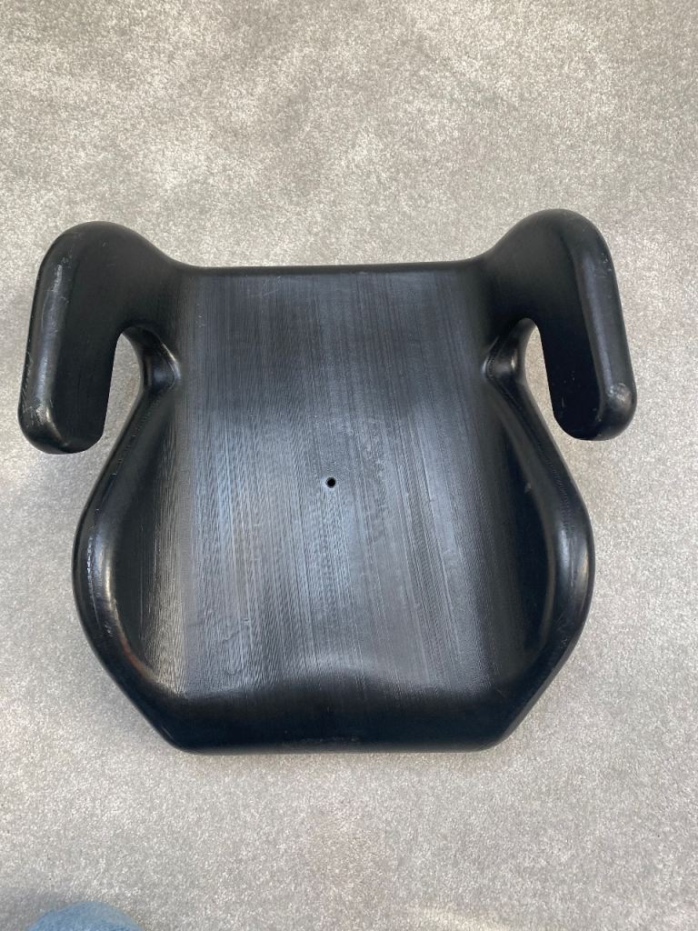 Plastic booster seat