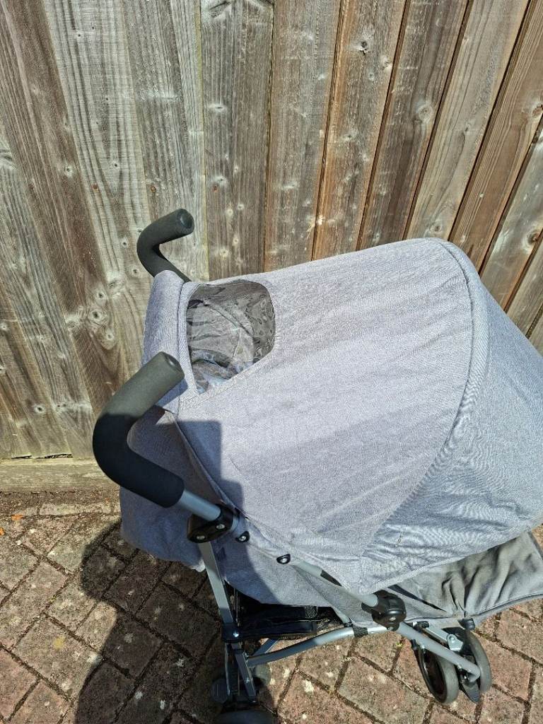 Cuggl Grey pushchair 