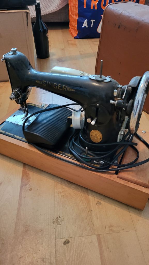 Singer sewing machine 1946