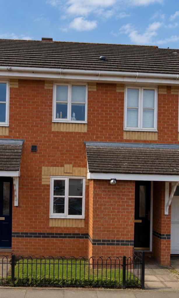 2 BEDROOM  TERRACED UNFURNISHED HOUSE FOR RENT IN TRADER ROAD, BECKTON, E6