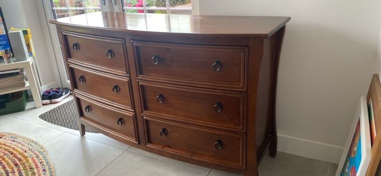Solid Wood Chest of Drawers with Six Drawers
