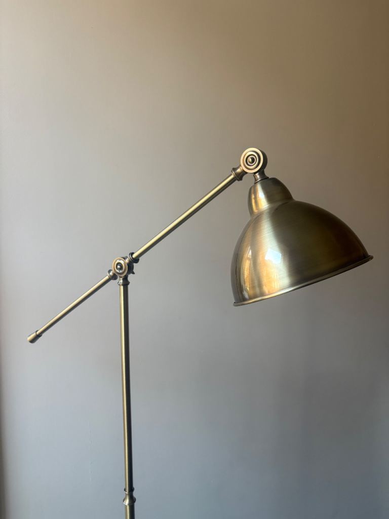 Floor lamp