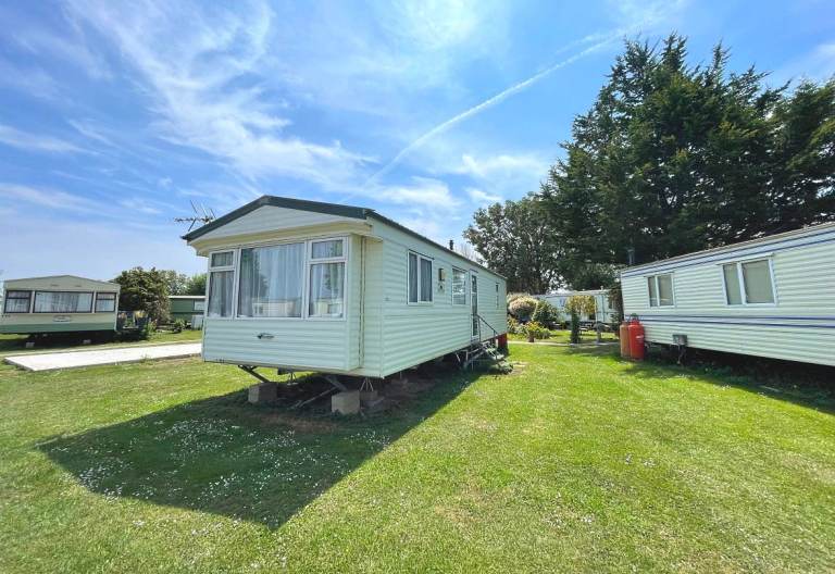 2011 Willerby Isis Holiday Caravan For Sale on Riverside Park Oxfordshire