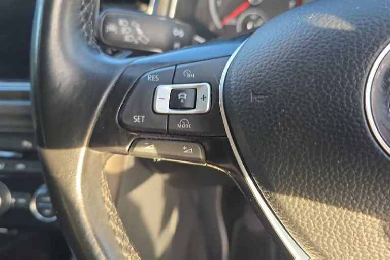 2018 Volkswagen T-Roc 1.0 TSI SE 5dr HATCHBACK PETROL Manual