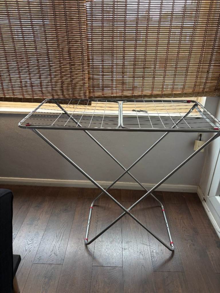 Metal Clothes Drying Rack – Good Condition