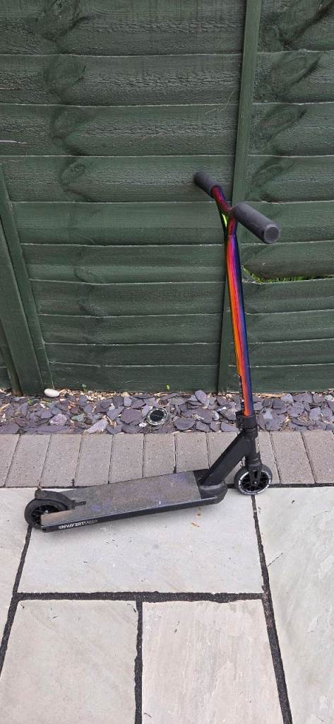 Invert V2-TS2+ Stunt Scooter Kids Boys Girls Kick Skate Pro Hydro Black Neo Chrome T-Bar Age
