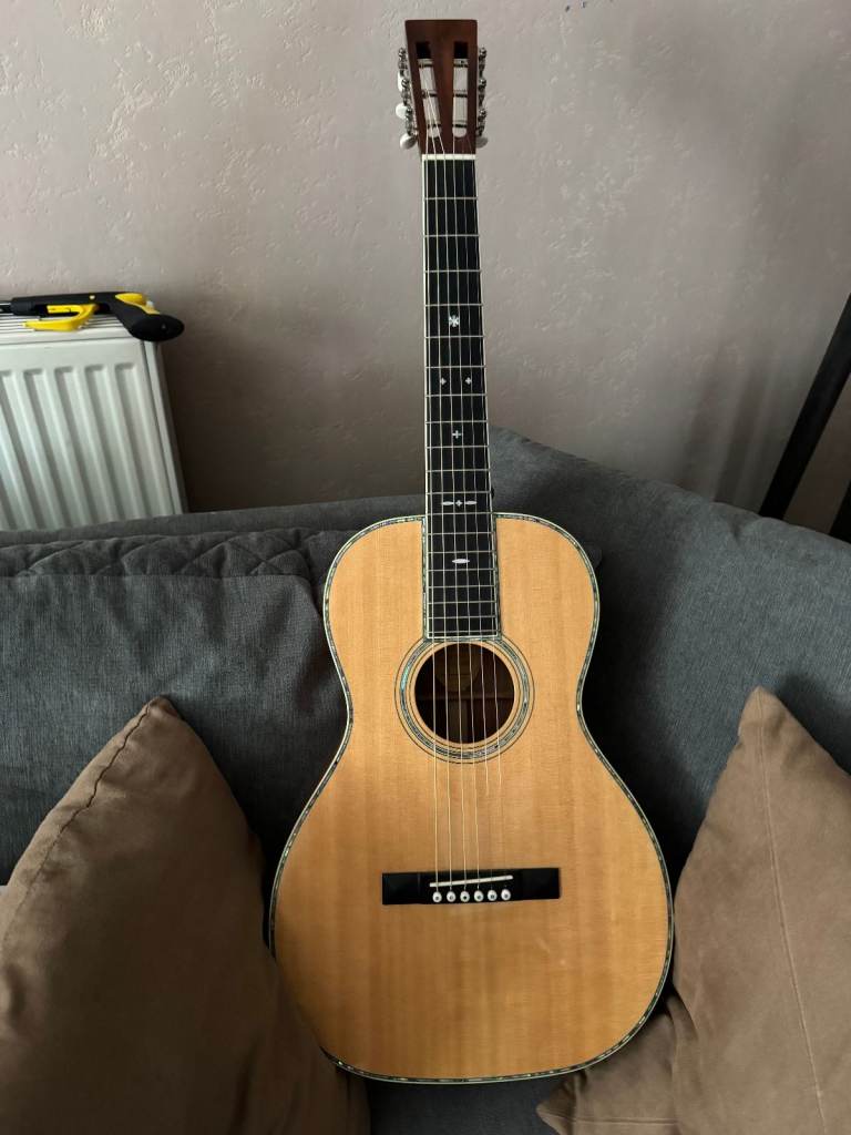 Blueridge BR371 Parlour Guitar. A superb and outstanding Instrument.
