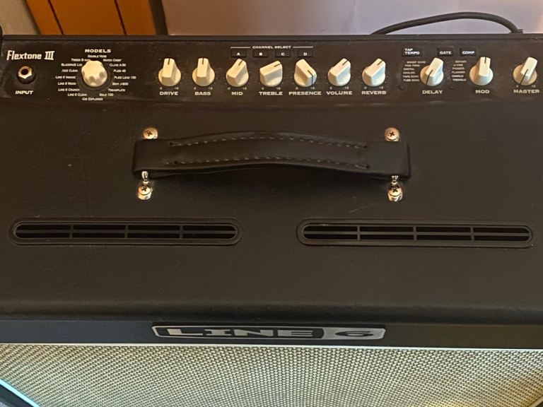 Line 6 Guitar Amp