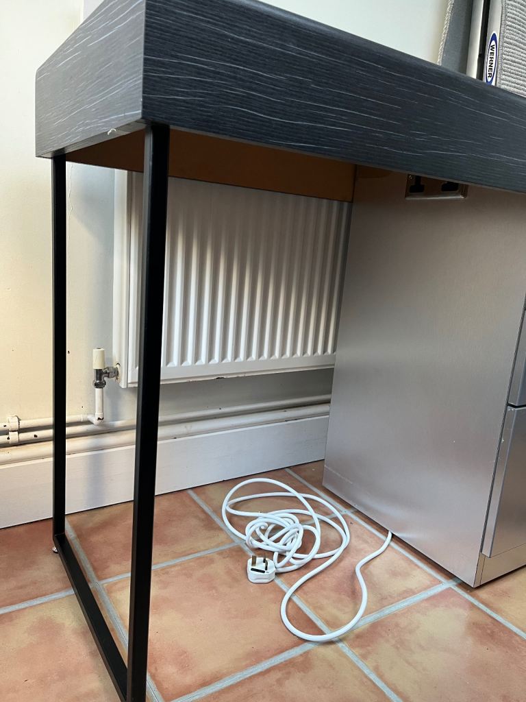 REM Florence Manicure Table 