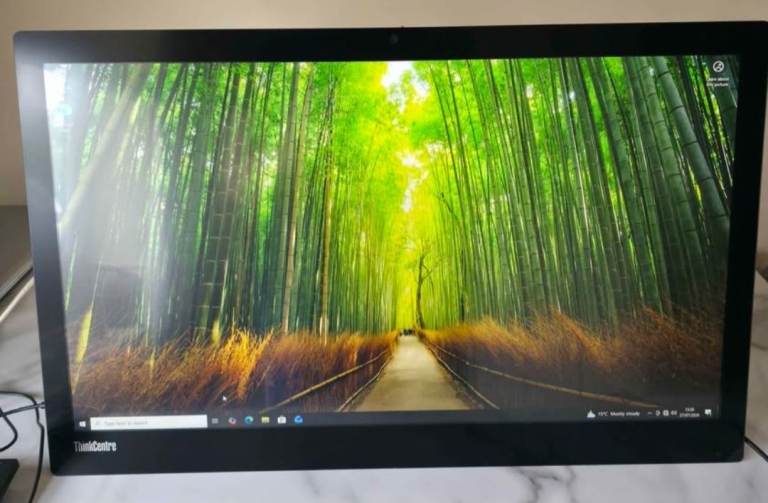 Lenovo ThinkCentre M900z All-in-One PC – Good Condition