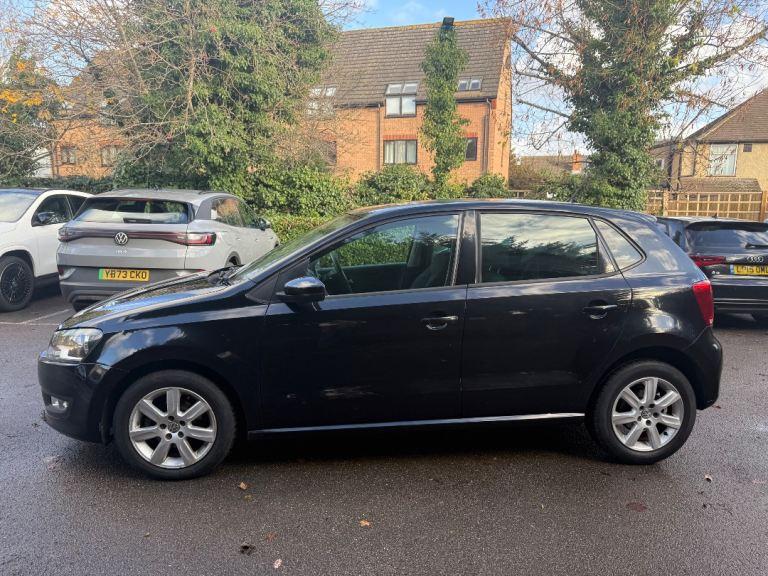 VOLKSWAGEN POLO Auto