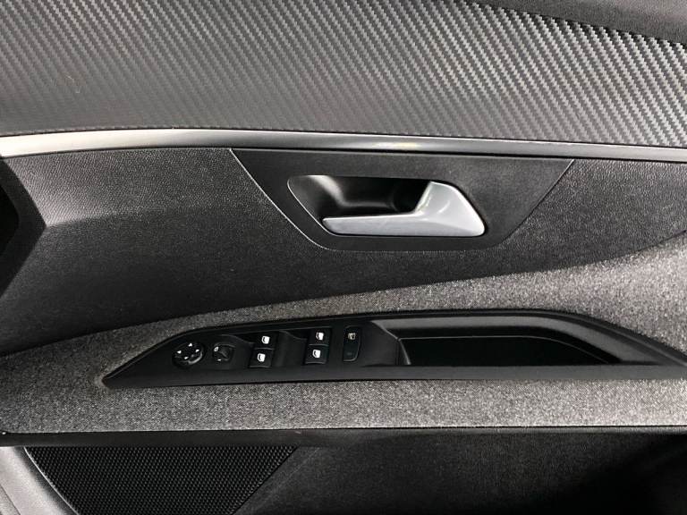 2020 Peugeot 5008 1.2 PureTech Active 5dr Crossover/SUV PETROL Manual