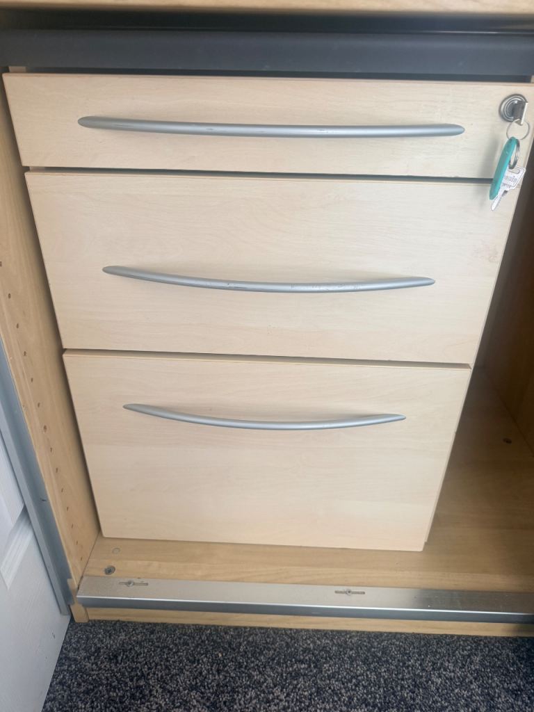 Filing cabinet 