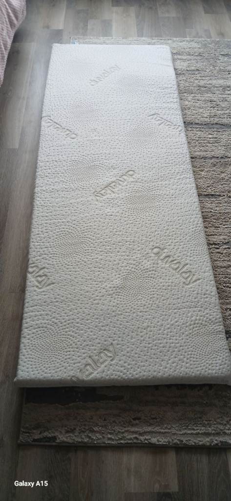 2 Duvalay mattress toppers