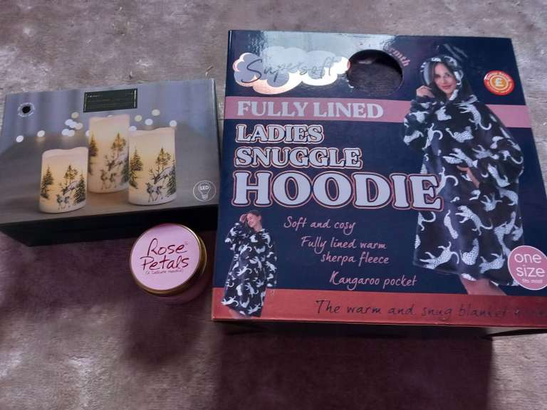 Snuggle / Pamper Pack – Snuggle Hoodie + Scented Candles (Great Gift)