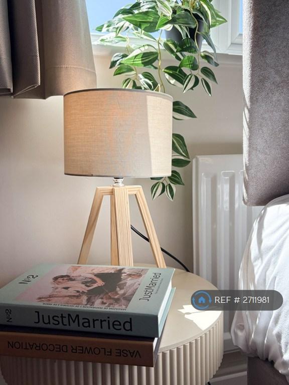 4 bedroom house in Edgewood Road, Manchester, M9 (4 bed) (#2711981)