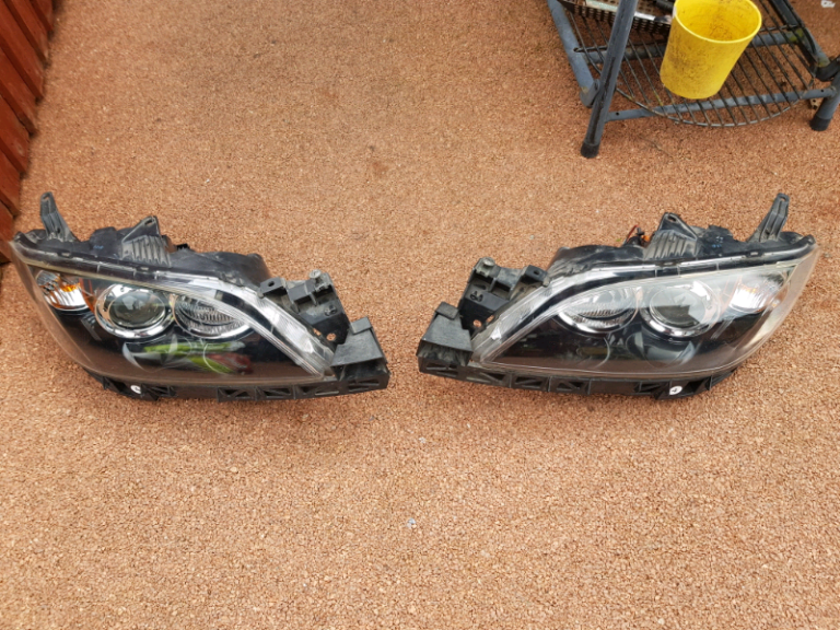 Mazda 3 mk1 SALOON headlights 