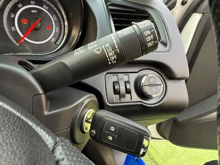 2015 Vauxhall Insignia 1.4i Turbo Limited Edition Hatchback 5dr Petrol Manual Euro 6 (s/s) (140 p...