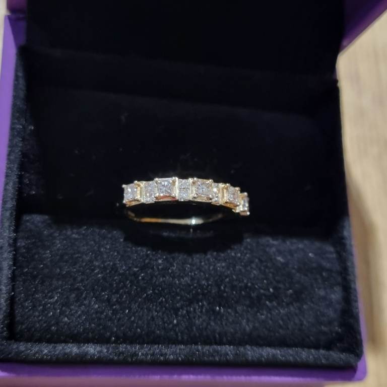 Gold 9ct Diamond half hoop ring. 0.50ct 