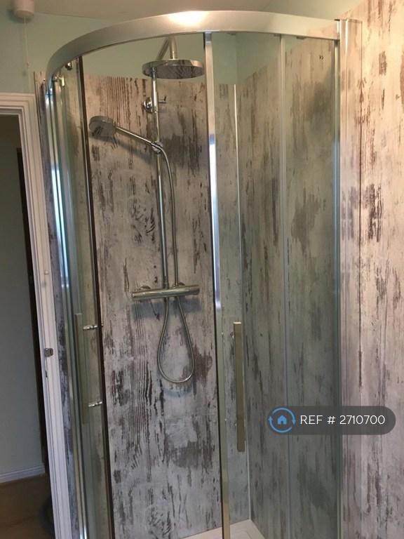 Studio flat in Penlee House, Woking, GU22 (#2710700)