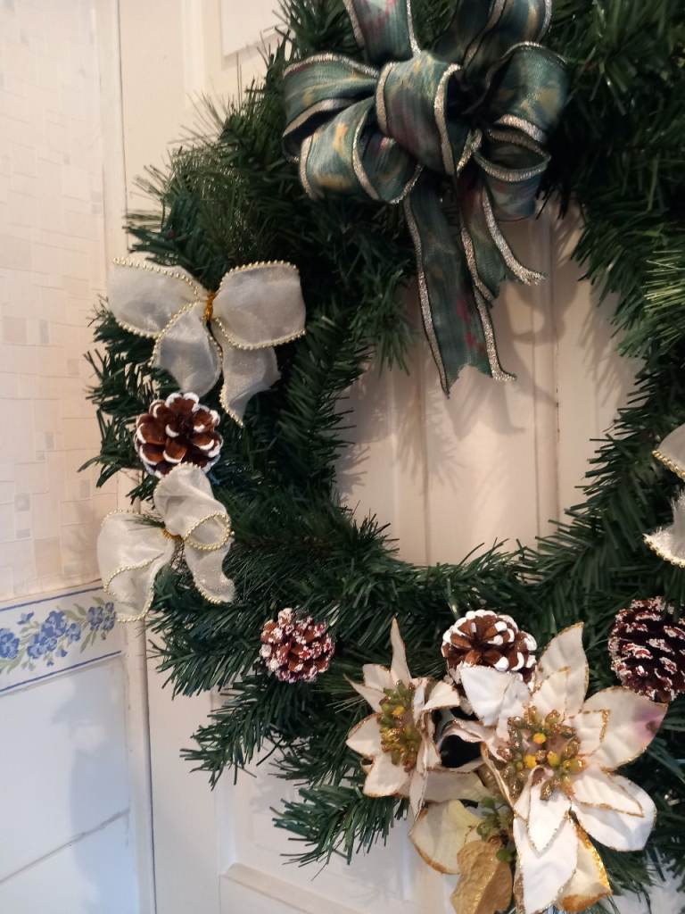 LARGE CHRISTMAS DOOR WREATH 