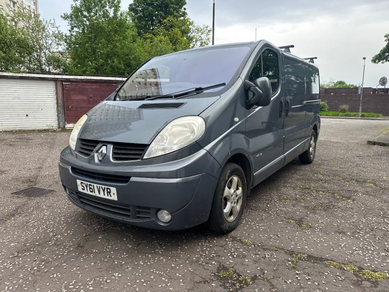 Renault traffic sportive lwb 2.0dci 