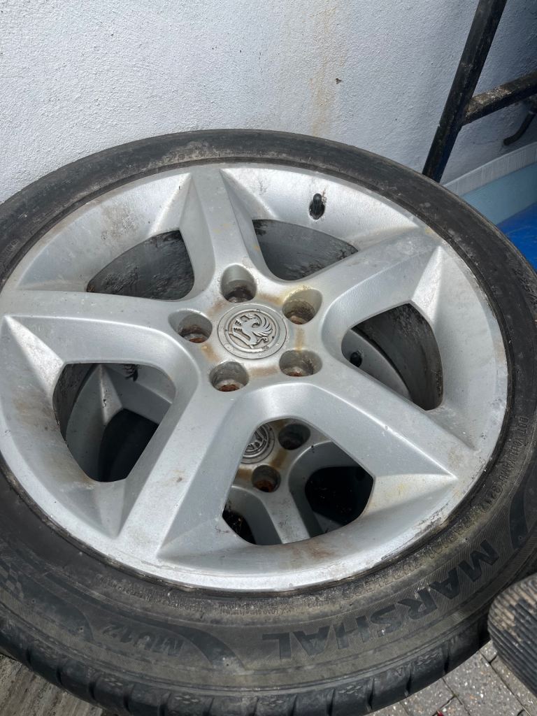 17” Vauxhall alloy wheels
