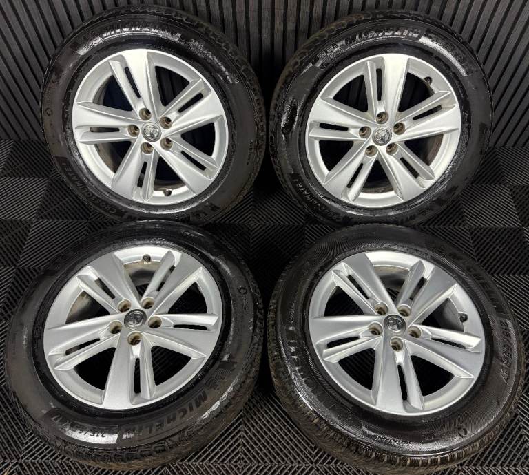 17'' GENUINE VAUXHALL GRANDLAND X SILVER ALLOY ALLOY WHEEL TYRES