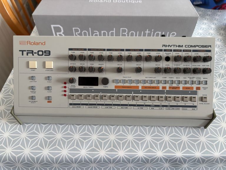 Roland Boutique TR-09 Rhythm Composer